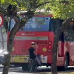 Vídeo mostra jovem pegando rabeira instante após acidente