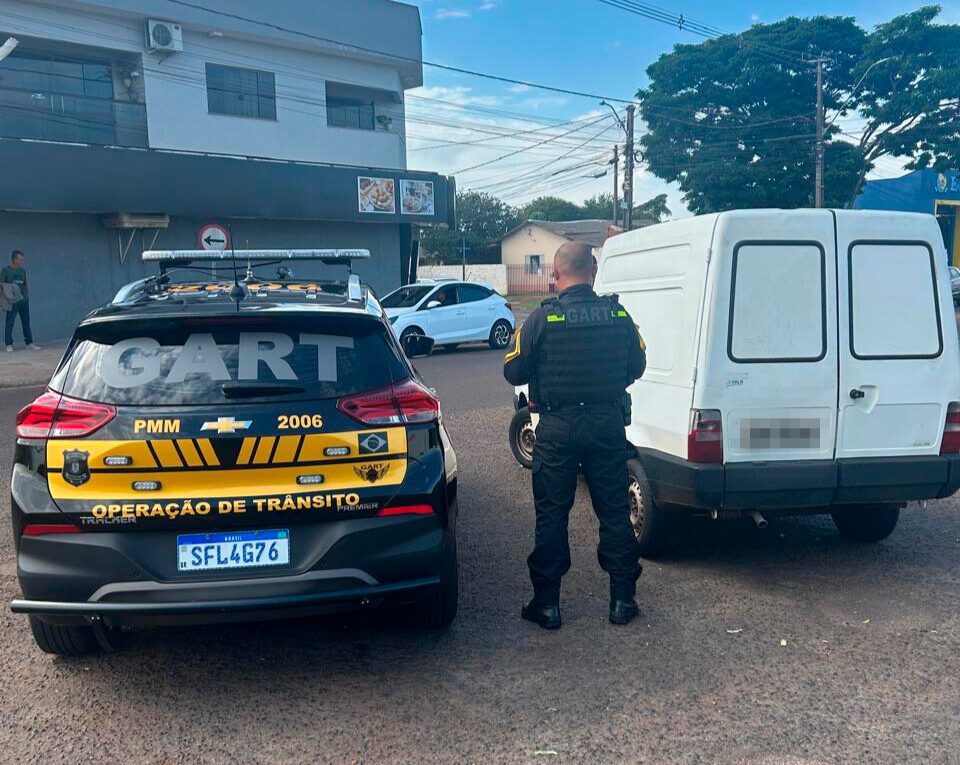 Carro com maior número de multas registradas em Maringá é apreendido