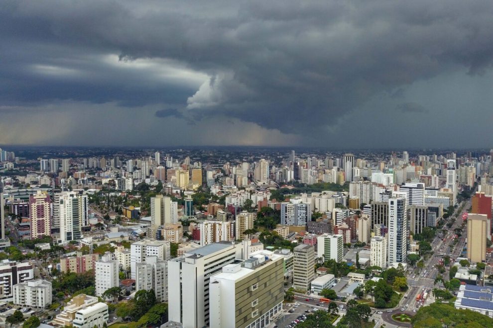 Chuva deve voltar ao Paraná nesta quinta-feira, 14; veja a previsão para Maringá