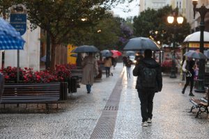 Fim de semana será de frio e com chuva em boa parte do Paraná; veja detalhes da previsão
