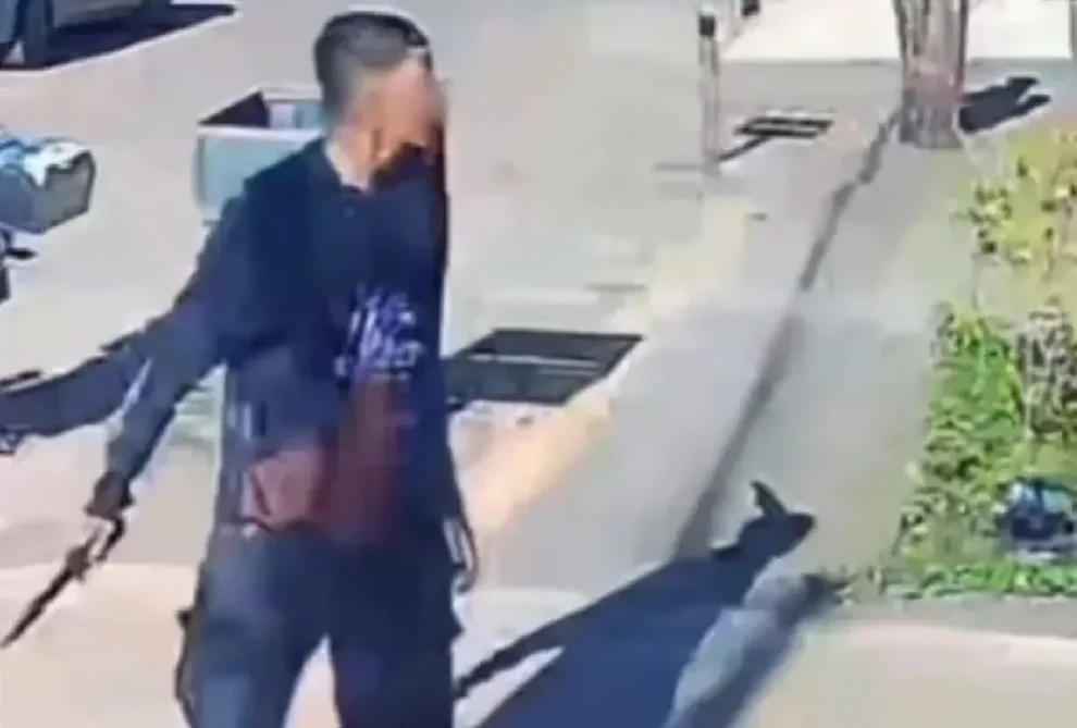 Homem com facão morre após tentar invadir casa da ex