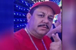 Homem executado com 20 tiros na frente de bar identificado