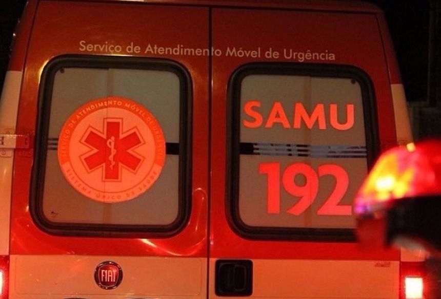 Homem sofre traumatismo craniano após ser atropelado por moto em avenida de Maringá