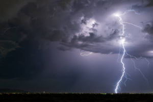 Mais de 120 cidades do Paraná estão sob alerta de tempestade com risco de granizo e ventos fortes; confira a lista