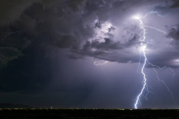 Mais de 120 cidades do Paraná estão sob alerta de tempestade com risco de granizo e ventos fortes; confira a lista