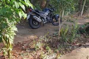 Motocicleta furtada é encontrada abandonada menos de uma hora após crime em Maringá