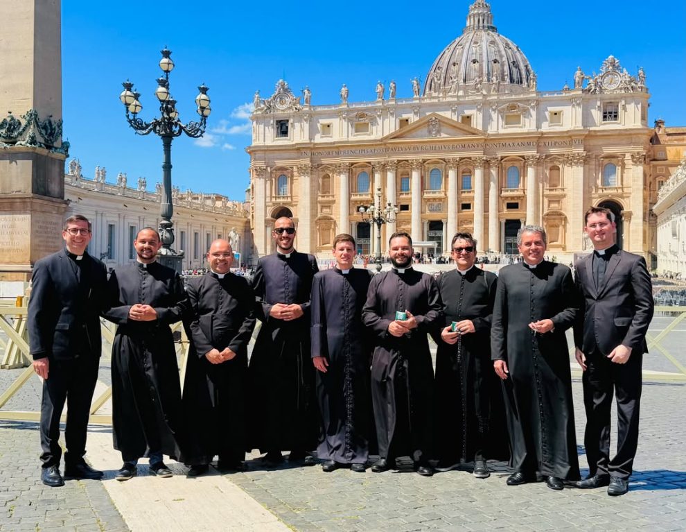 Papa Leão XIV faz saudação especial à Arquidiocese de Maringá no Vaticano