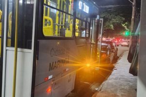 Passageiros ficam feridos após adolescentes arremessarem pedras dentro de ônibus do transporte coletivo, em Maringá