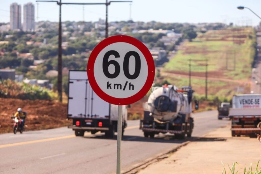 Veja as vias e cruzamentos mais perigosos e os radares com maior volume de multas