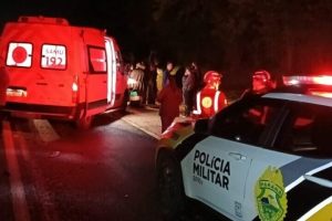 dois jovens de 18 e 19 anos morrem após carro bater de frente com caminhão na região de Maringá