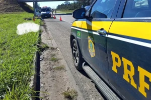 Ciclista morre após ser atingido por carreta na Grande Curitiba