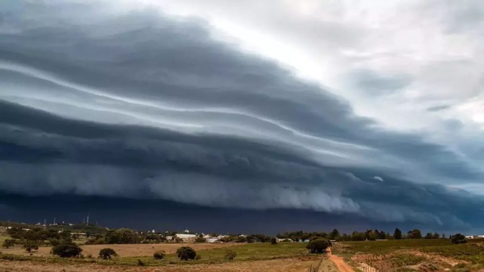 Ciclone extratropical mantém o tempo instável em boa parte do Paraná neste domingo; confira a previsão
