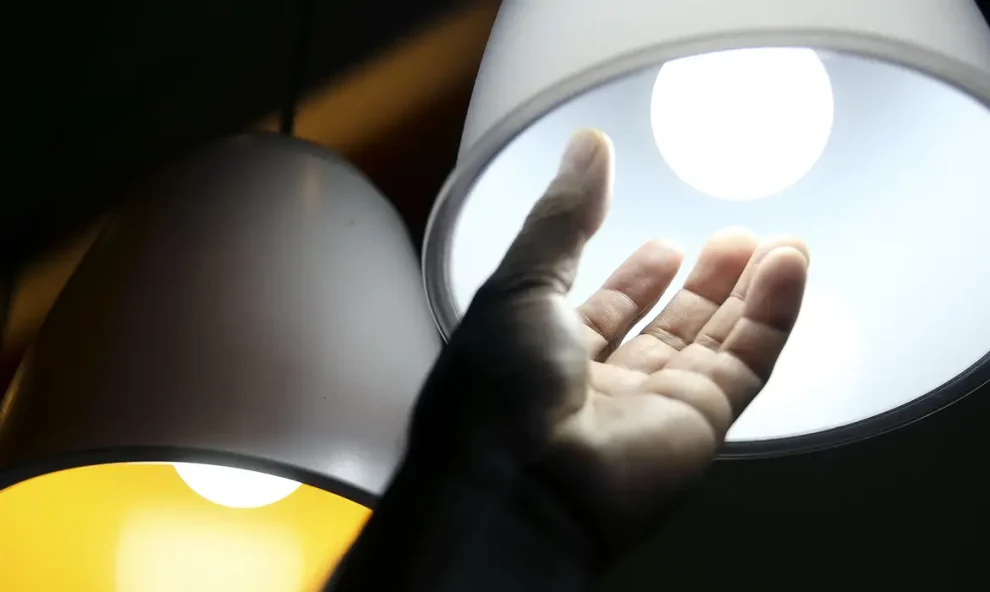 Conta de luz deve ter alívio em agosto com "bônus de Itaipu"v