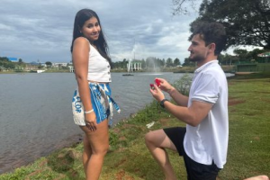 Jovem que montou cenário no lago para pedir amiga em namoro não vai passar Dia dos Namorados com ela; Veja o que houve