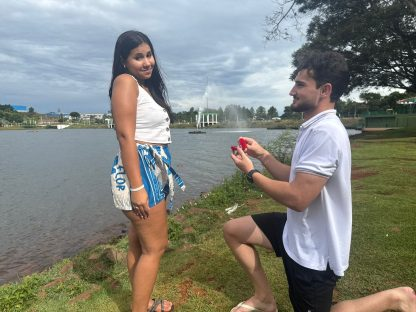 Jovem que montou cenário no lago para pedir amiga em namoro não vai passar Dia dos Namorados com ela; Veja o que houve