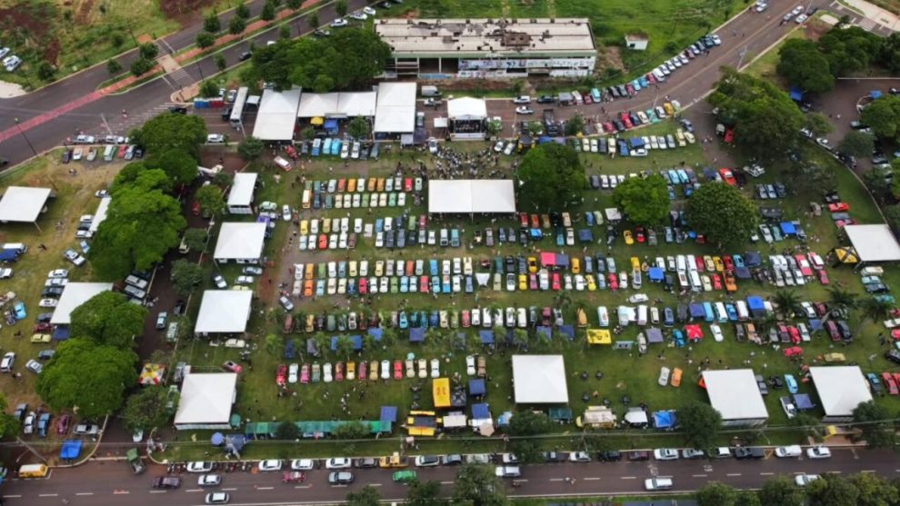 Maringá recebe festival de carros antigos com atrações musicais e telão para a Copa