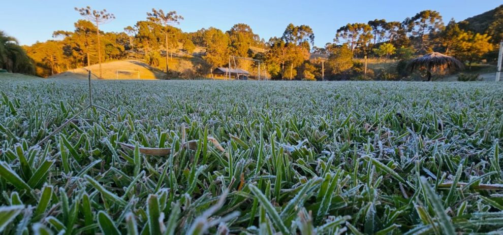 Massa de ar polar atinge o Paraná e temperaturas despencam nesta terça-feira, 23