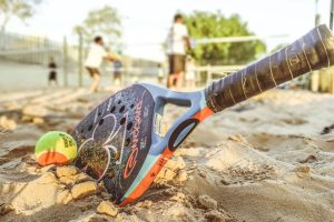 Prefeitura de Maringá abre credenciamento para contratar professores de beach tennis visando aulas gratuitas para jovens