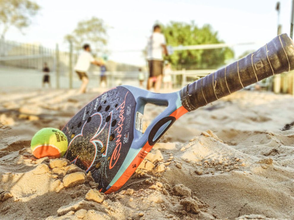 Prefeitura de Maringá abre credenciamento para contratar professores de beach tennis visando aulas gratuitas para jovens