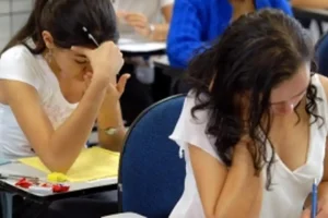 Universidades particulares registram queda nas mensalidades dos cursos presenciais