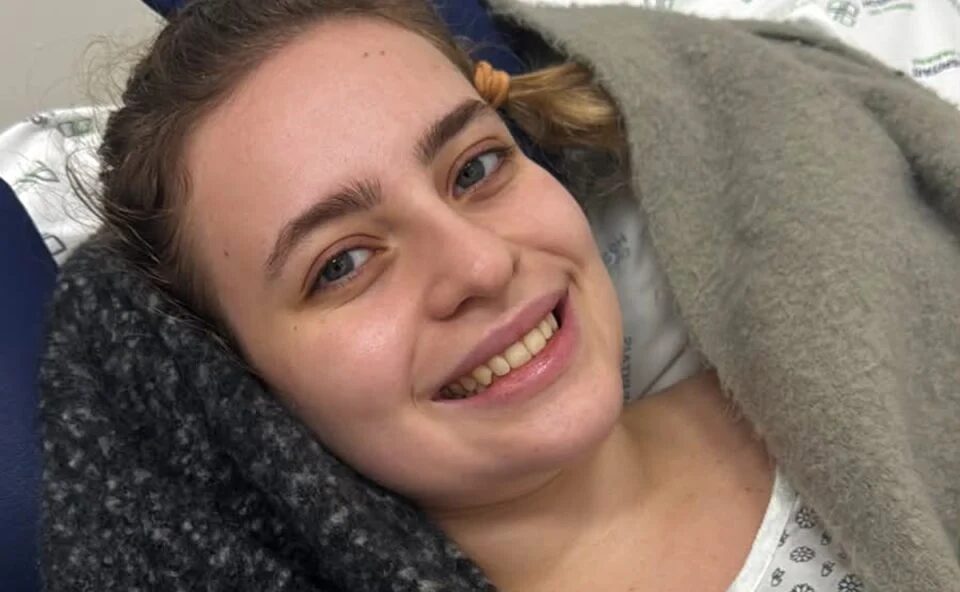 jovem atingida por galho em praça no Paraná apresenta leve reação após polilaminina