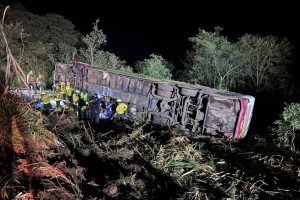 Acidente com ônibus de excursão deixa 3 mortos