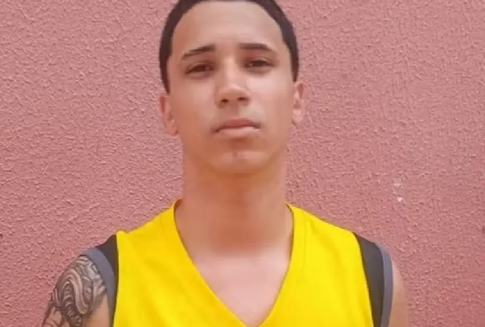 Adolescente que tentou matar o pai é executado na frente de casa
