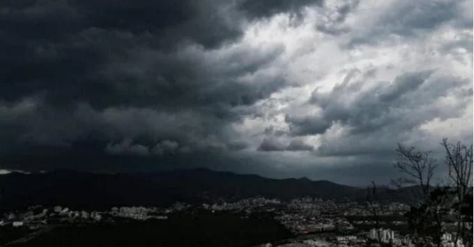 Alerta de temporal, chuva forte e ventos de até 60 km/h atingem o Paraná nesta quarta-feira (22)
