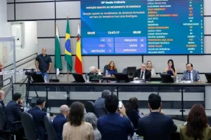 Câmara de Maringá aprova abertura de Comissão Processante contra Vereadora Professora Ana Lúcia