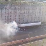 Caminhão pega fogo no Contorno Norte de Maringá e mobiliza equipe dos Bombeiros; vídeo