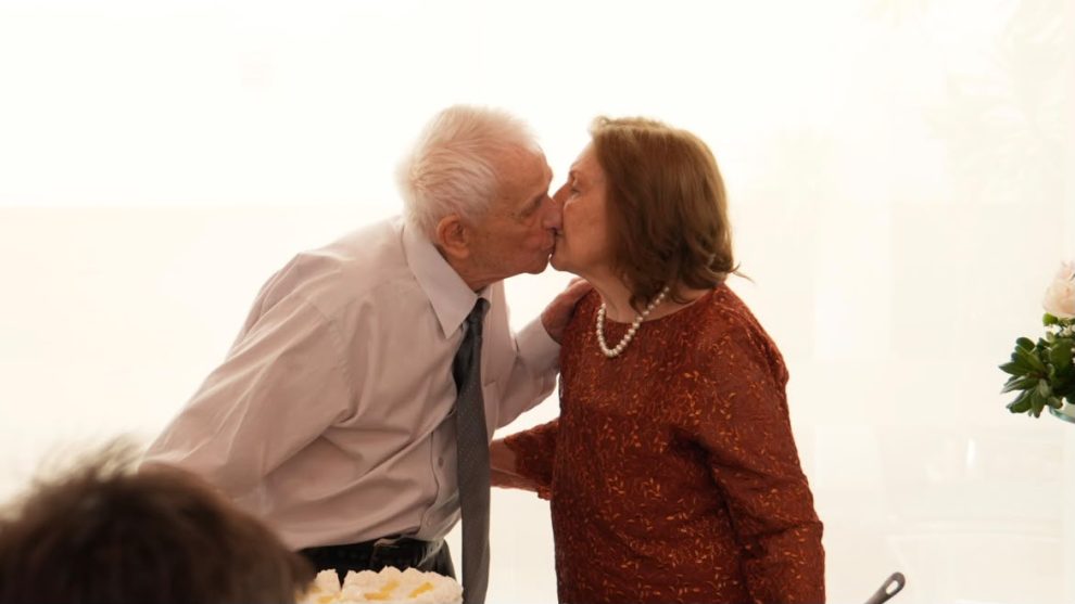 Casal centenário de Maringá celebra 80 anos de casamento e recebe bênção do Papa: 'Sempre felizes'