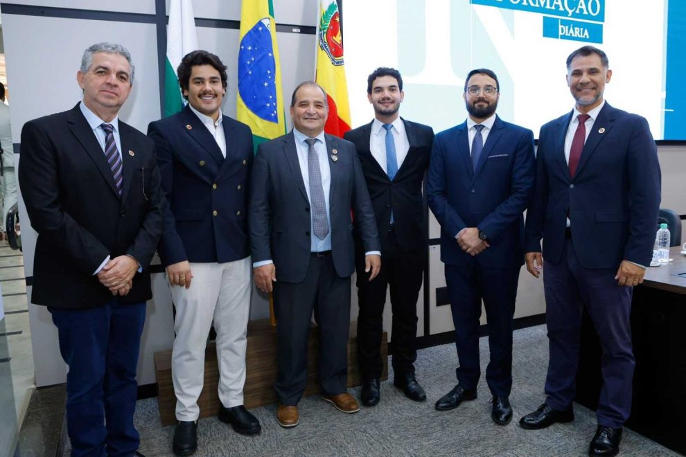 Comissão Especial de Estudos avança nas investigações sobre o mau odor em reunião com o IAT