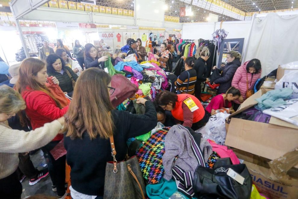 Feira Ponta de Estoque de Maringá começa nesta semana com 230 estandes e descontos em diversos produtos