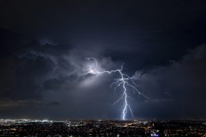 INMET amplia alerta e tempestades podem atingir todo o Paraná