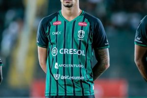 Maringá FC negocia por empréstimo o zagueiro Cauã Tavares ao Oeste