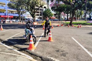 Maringá promove treinamento de pilotagem defensiva para motociclistas no Dia do Motociclista