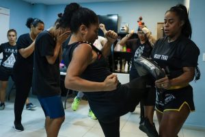 Maringá tem mais de 100 vagas abertas em aulas gratuitas de defesa pessoal para mulheres