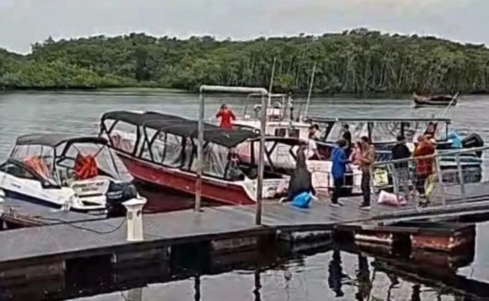 Mulher morre e bebê de 5 meses é resgatado com vida após naufrágio de embarcação no Litoral do Paraná