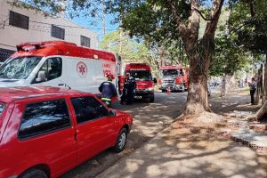 Muro desaba sobre mãe e filha em Nova Esperança; adolescente é transferida de helicóptero para Maringá