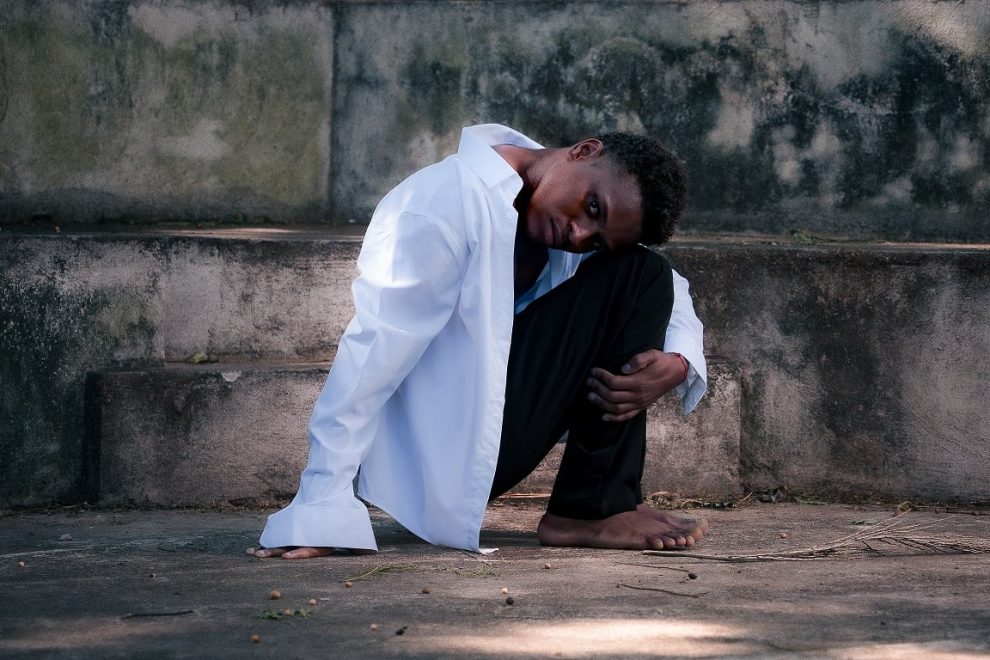 “Olhares da Negritude”: Exposição fotográfica inédita na Rodoviária de Maringá celebra a diversidade da arte negra independente