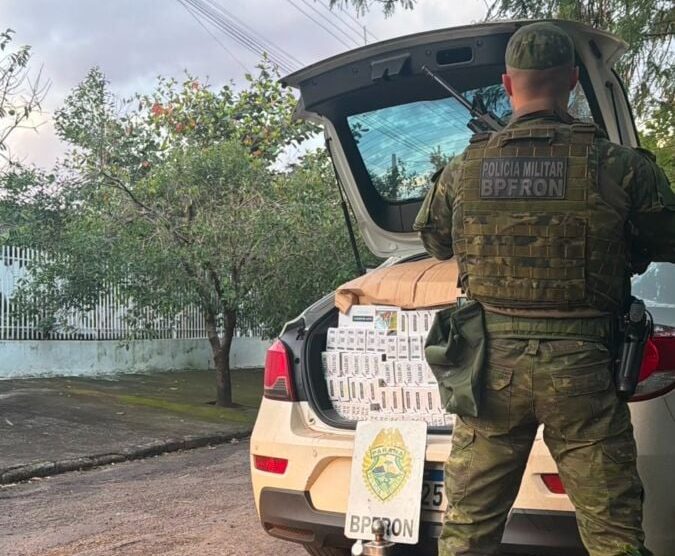 PM recupera veículo furtado e apreende 1.500 pacotes de cigarros contrabandeados em Umuarama