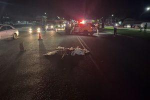Pedestre morre após ser atropelado por caminhão na Avenida Cristóvão Colombo, em Marialva