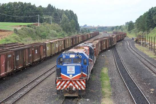 Sandro Alex defende integração ferroviária durante encontro com empresários