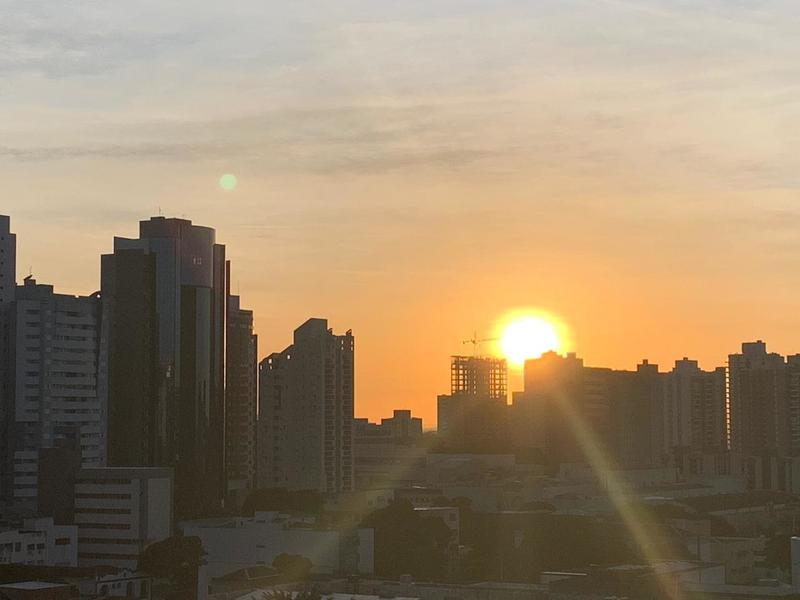 Tempo firme e temperaturas mais elevadas marcam a quinta-feira, 16, em Maringá e no Paraná