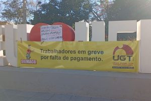 Trabalhadores terceirizados do Restaurante Universitário da UEM entram em greve por falta de pagamento