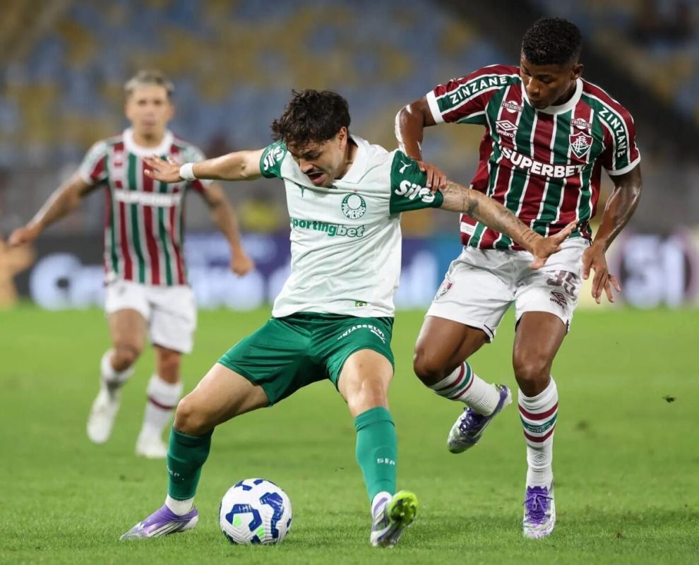 Brasileirão: Fluminense vira sobre o Palmeiras e esquenta disputa pelo título