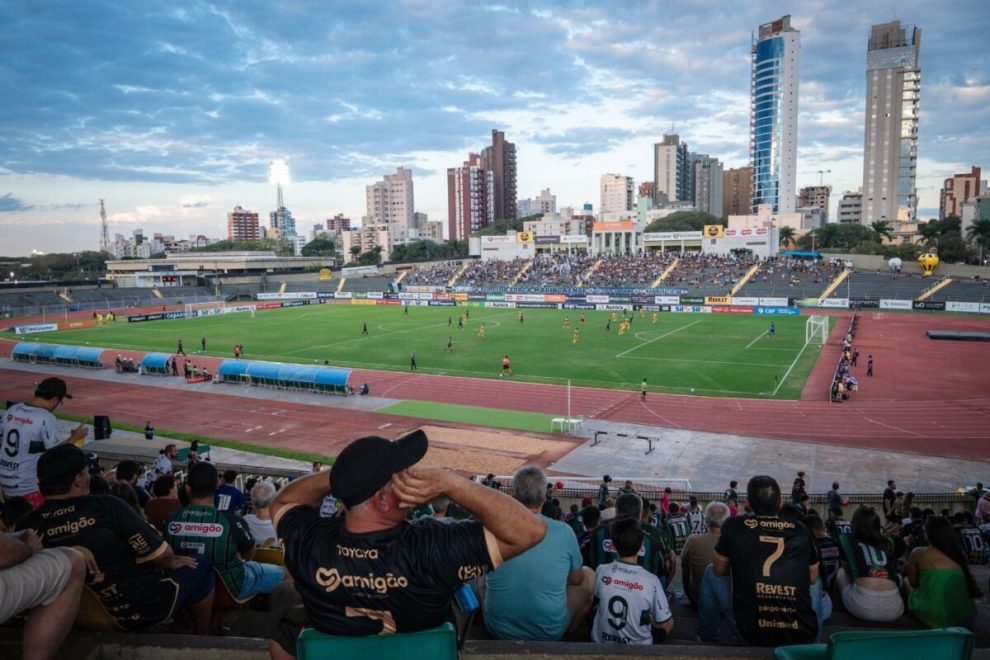 Começa a venda de ingressos para confronto decisivo entre Maringá FC e Barra pela Série C