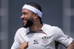Memphis renova com o Corinthians, mas exigências contratuais cria clima tenso no clube 