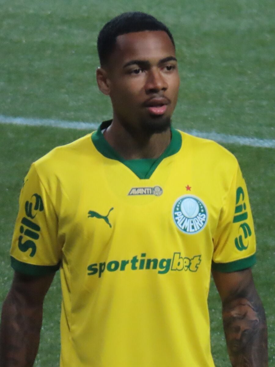 Palmeiras encaminha venda de Allan ao Manchester City por R$ 240 milhões