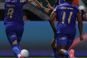 Palmeiras goleia Santos por 3 a 0 e encaminha vaga na semifinal da Copa do Brasil
